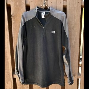 Men’s North Face pullover